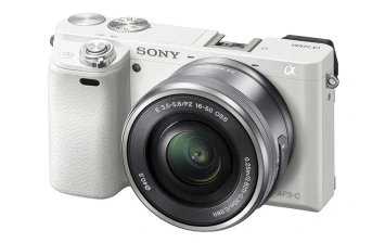 Фотоаппарат со сменной оптикой Sony Alpha ILCE-6000 Kit White