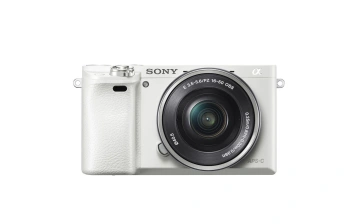 Фотоаппарат со сменной оптикой Sony Alpha ILCE-6000 Kit White