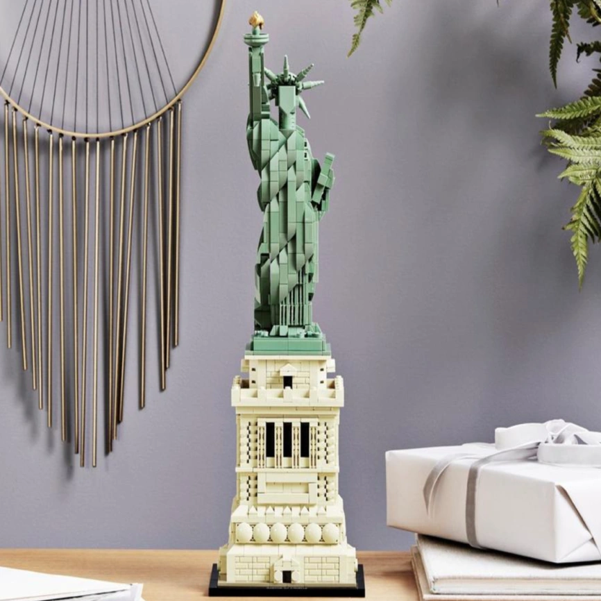 Конструктор LEGO Architecture Statue of Liberty 21042 фото 3